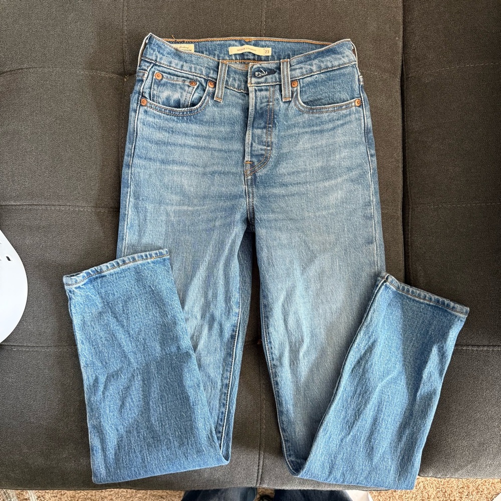 Levi’s wedgie straight jeans